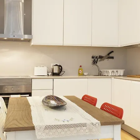 Douradores Deluxe Apartment