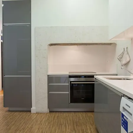 Douradores Deluxe Apartment
